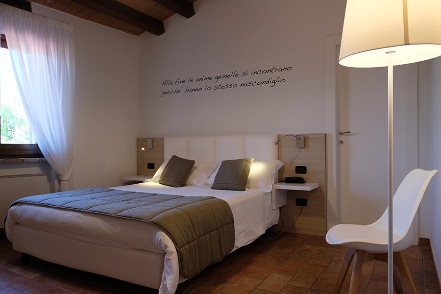 Relais Madonna Di Campagna Hotel Bastia Umbra Eksteriør billede